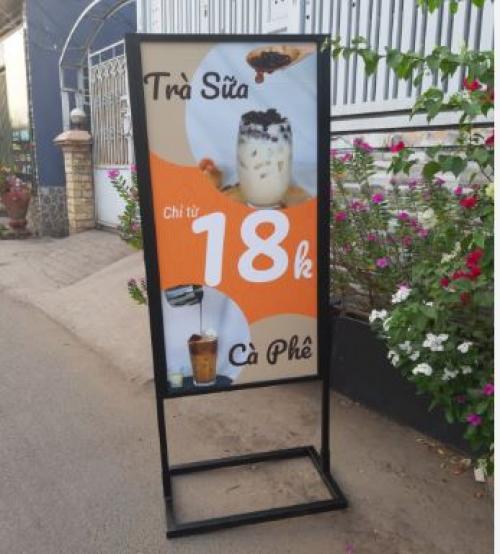  Bảng Standee khung sắt đứng