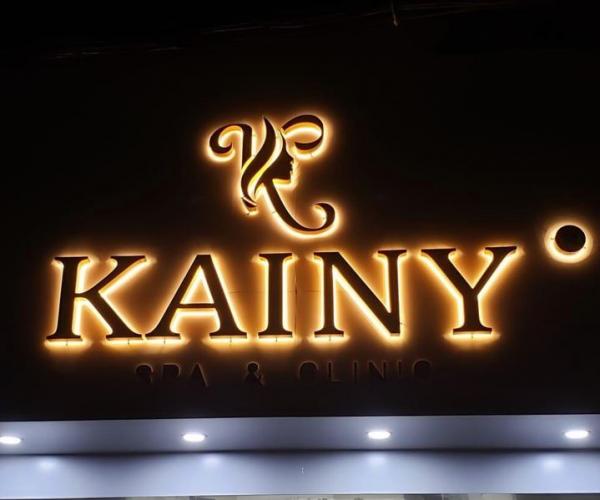 chữ inox đèn sáng chân sang trọng siêu nổi