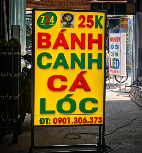 Bảng hiệu tiệm bánh canh cá lóc hộp đèn bạt có chân – Nổi bật, hút khách từ xa