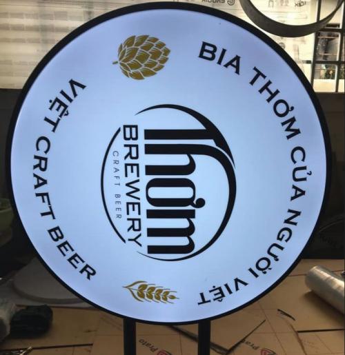 Hộp đèn mica dán decal