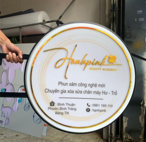 Hộp đèn mica hút nổi tròn dán decal