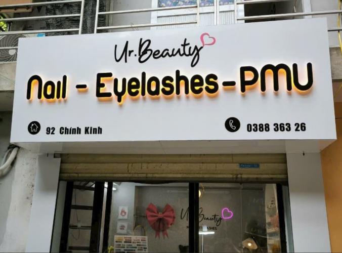 bảng hiệu spa nền trắng đèn sáng hắc chân đẹp sang trọng