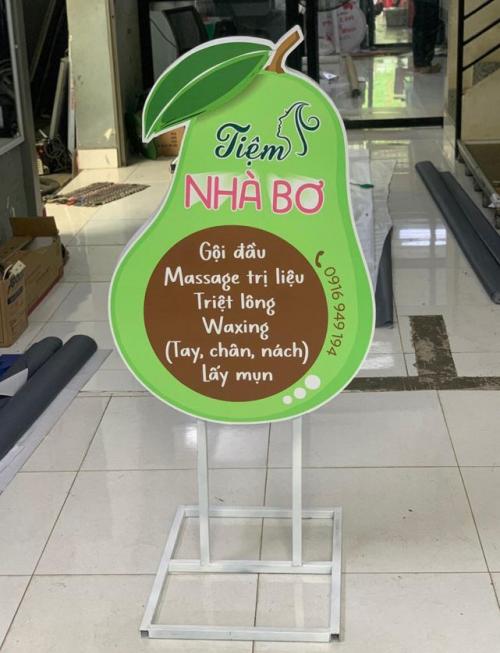 biển hiệu mô hình có chân dứng, không đèn, nội dung dán decal giá bình dân