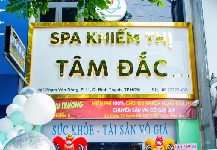 bảng quảng cáo nền trắng chữ alu gương đèn sáng chân