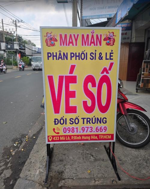 HỘP ĐÈN BẠT CÓ CHÂN – GIẢI PHÁP QUẢNG CÁO LINH HOẠT, GIÁ THẤP