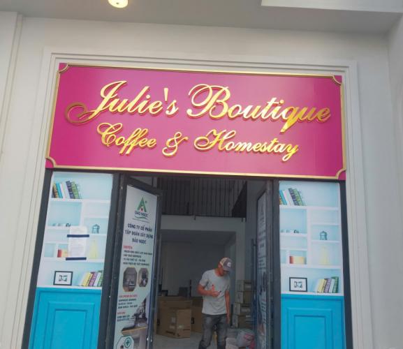 BẢNG HIỆU CHỮ ALU ĐÈN SÁNG CHÂN – QUẢNG CÁO CAO CẤP VÀ HIỆN ĐẠI