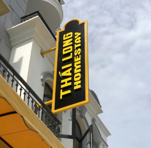 ???? Biển Hiệu Vẫy Chữ Nổi Mica Không Đèn – Giải Pháp Quảng Cáo Gọn Nhẹ, Hiệu Quả Cao