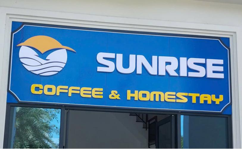 Biển Hiệu Chữ Nổi Mica Không Đèn Viền Khung Sắt – Sự Lựa Chọn Bền Đẹp Cho Mọi Không Gian Kinh Doanh