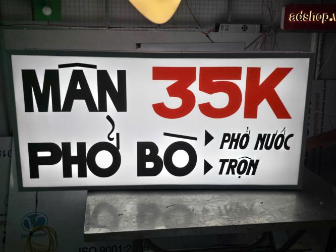 Hộp Đèn Quảng Cáo Bạt Không Gân – Giải Pháp Bảng Hiệu Đẹp, Sang Trọng Cho Mọi Mặt Tiền